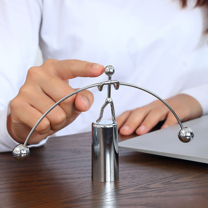Weightlifter Kinetic Art Desk  - Office Technology recension och pris