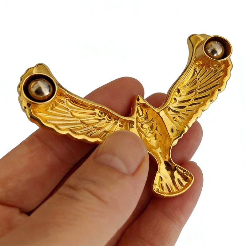 Metal Balancing Bird with Pyra - Office Technology recension och pris