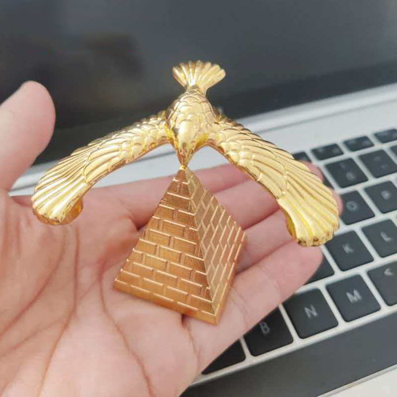 Metal Balancing Bird with Pyra - Office Technology recension och pris